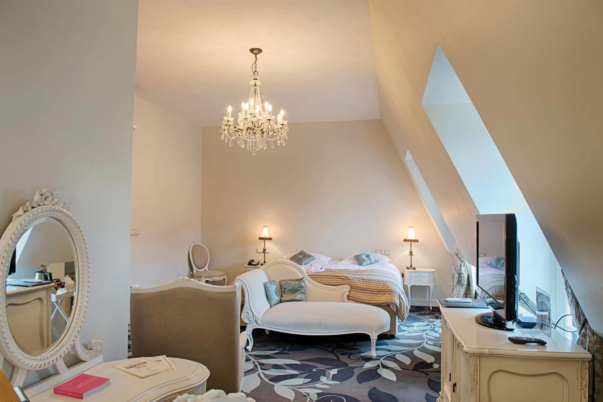 Wyndham Halcyon Resort La Souterraine Noth Exterior foto